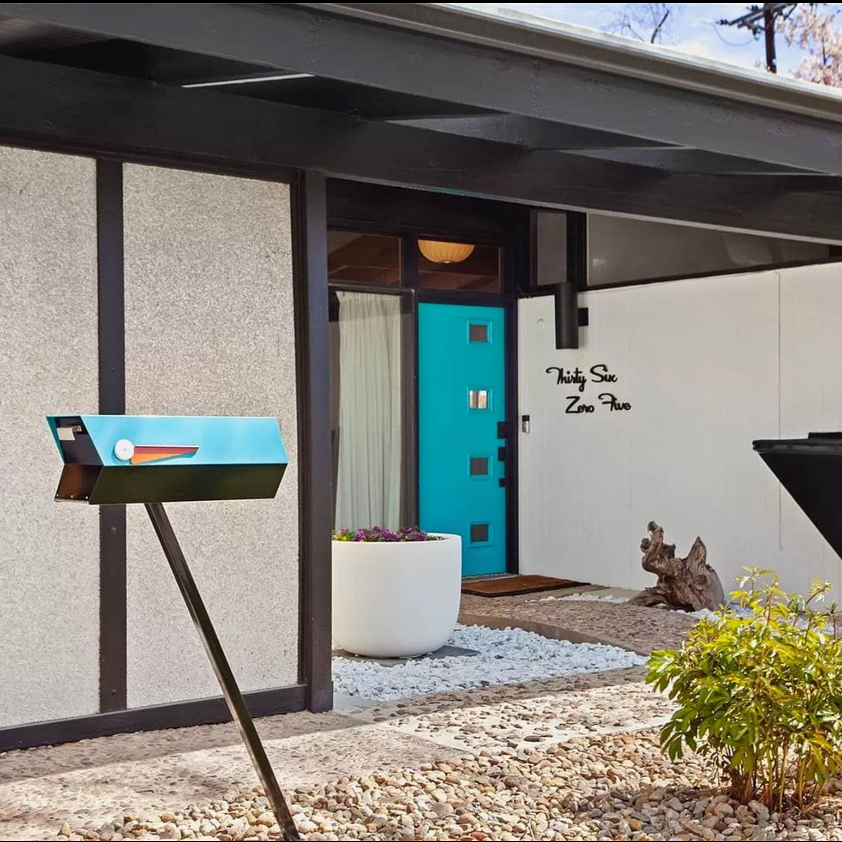 The Modbox Mid-Century Modern Curbside Mailbox — Shadow Collection